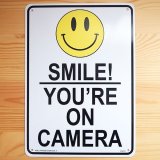 画像: 看板/プラサインボード カメラがあるので笑顔で(万引き監視中) Smile! You're on Camera